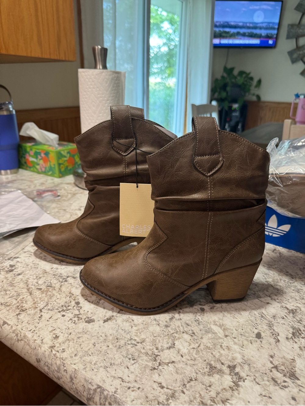 Charles Albert Women’s Mocha Western Ankle Boots Size 9 NWT